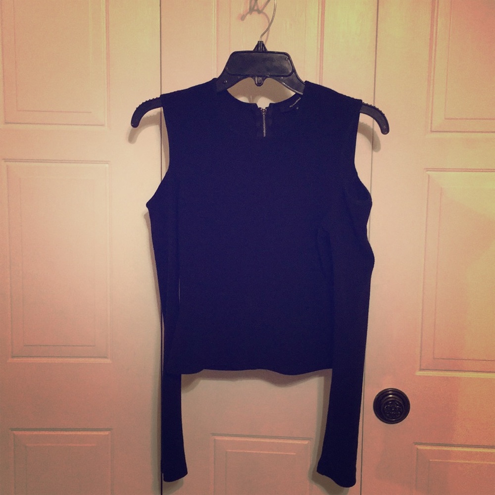 Cold shoulder top
